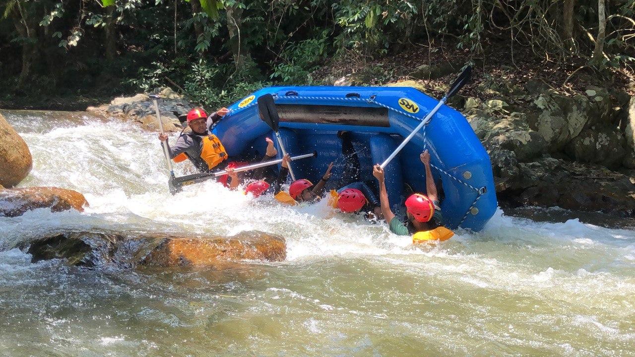 ULU SLIM RIVER WHITE WATER RAFTING XTVT Malaysia 24hour getaways