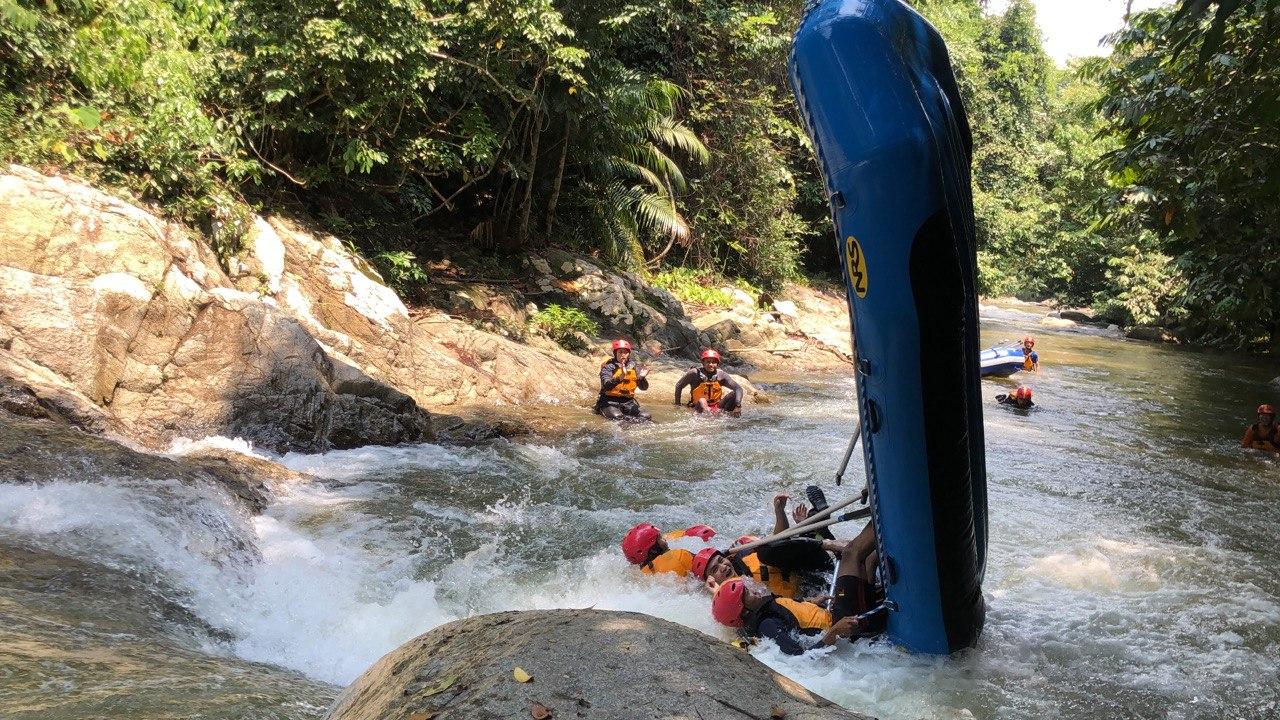 ULU SLIM RIVER WHITE WATER RAFTING XTVT Malaysia 24hour getaways