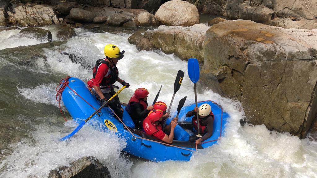 ULU SLIM RIVER WHITE WATER RAFTING XTVT Malaysia 24hour getaways